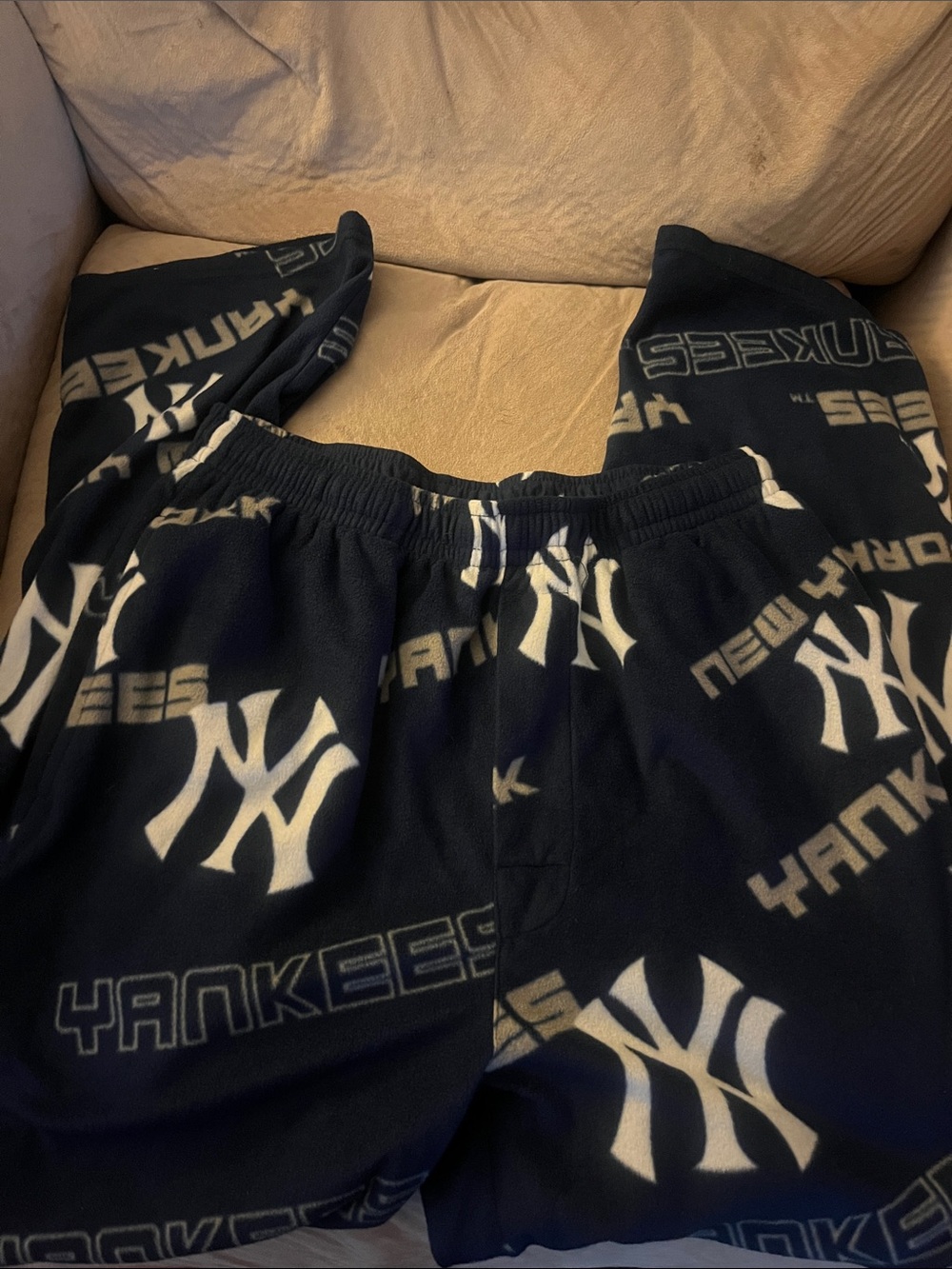 Men’s small fleece NY Yankees pajama pants